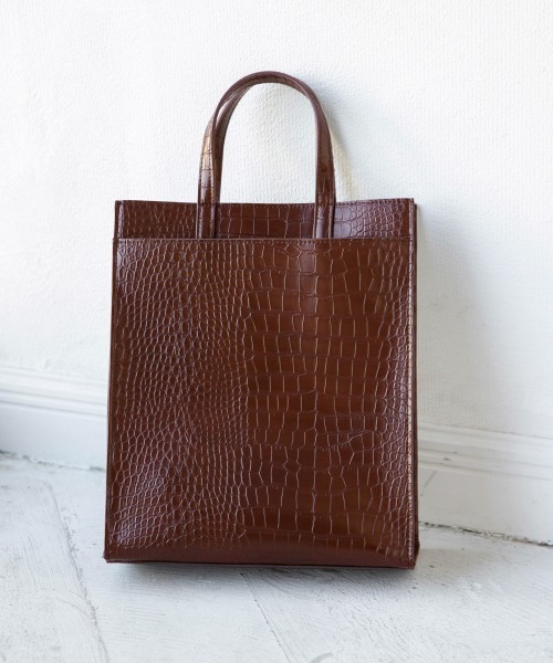 LOWRYS FARM(ローリーズファーム)の「スクエアショルダーBAG 864933(ショルダーバッグ・レディース・ブラック/ベージュ/ブラウン・FREE)」の2枚目の写真