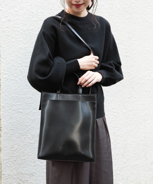 LOWRYS FARM(ローリーズファーム)の「スクエアショルダーBAG 864933(ショルダーバッグ・レディース・ブラック/ベージュ/ブラウン・FREE)」の4枚目の写真