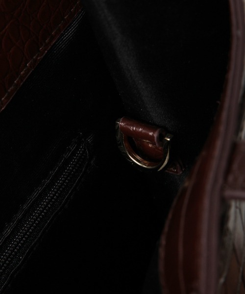 LOWRYS FARM(ローリーズファーム)の「スクエアショルダーBAG 864933(ショルダーバッグ・レディース・ブラック/ベージュ/ブラウン・FREE)」の13枚目の写真