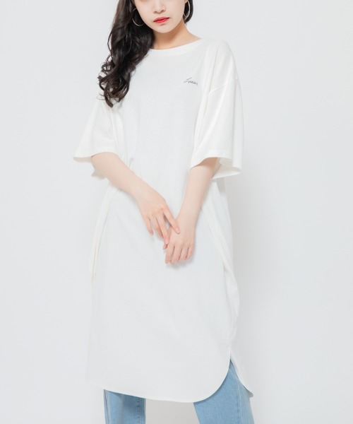 Mysa&Liina（ミーサリーナ）の「左胸ワンポイントロゴTワンピース（ワンピース・レディース・ブラック/ベージュ/ブラウン/オフホワイト・M）」の2枚目の写真