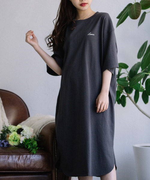 Mysa&Liina（ミーサリーナ）の「左胸ワンポイントロゴTワンピース（ワンピース・レディース・ブラック/ベージュ/ブラウン/オフホワイト・M）」の3枚目の写真