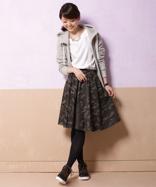 NANO universe（ナノユニバース）の「カモフラリバーシブルスカート（スカート・レディース・ベージュ/カーキ・FREE）」の16枚目の写真