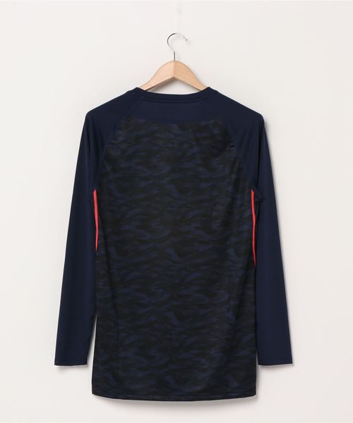 UNDER ARMOUR(アンダーアーマー)の「UAテック フィッティド ロングスリーブ クルー シャツ グラフィック(ベースボール/MEN)(Tシャツ/カットソー・メンズ・ダークネイビー/ブラック・LG/MD/XL/SM/XXL)」の3枚目の写真