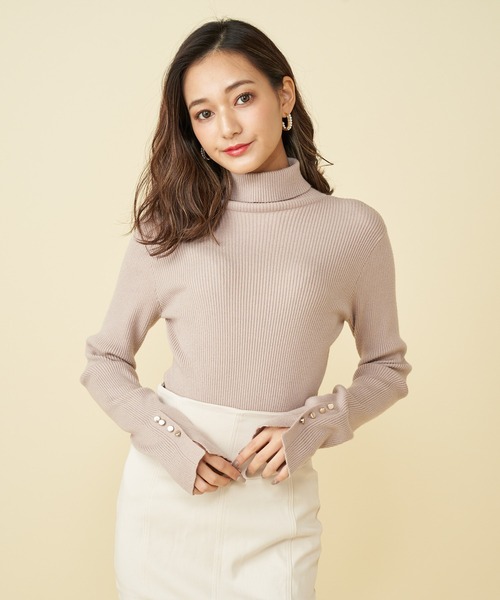 ROYAL PARTY(ロイヤルパーティー)の「【洗えるニット】ハイネックスリーブ釦ニットトップス(ニット/セーター・レディース・オフホワイト/キャメル/レッド/ブラック/ブラック系その他/グレー/ブラウン/イエロー/オレンジ/マルチ・FREE)」の7枚目の写真