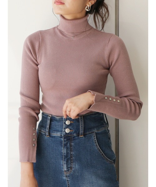 ROYAL PARTY(ロイヤルパーティー)の「【洗えるニット】ハイネックスリーブ釦ニットトップス(ニット/セーター・レディース・オフホワイト/キャメル/レッド/ブラック/ブラック系その他/グレー/ブラウン/イエロー/オレンジ/マルチ・FREE)」の5枚目の写真