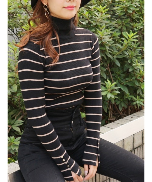 ROYAL PARTY(ロイヤルパーティー)の「【洗えるニット】ハイネックスリーブ釦ニットトップス(ニット/セーター・レディース・オフホワイト/キャメル/レッド/ブラック/ブラック系その他/グレー/ブラウン/イエロー/オレンジ/マルチ・FREE)」の10枚目の写真