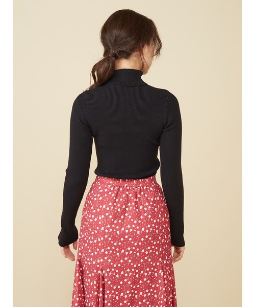 ROYAL PARTY(ロイヤルパーティー)の「【洗えるニット】ハイネックスリーブ釦ニットトップス(ニット/セーター・レディース・オフホワイト/キャメル/レッド/ブラック/ブラック系その他/グレー/ブラウン/イエロー/オレンジ/マルチ・FREE)」の12枚目の写真