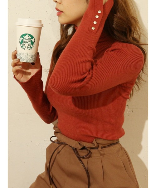 ROYAL PARTY(ロイヤルパーティー)の「【洗えるニット】ハイネックスリーブ釦ニットトップス(ニット/セーター・レディース・オフホワイト/キャメル/レッド/ブラック/ブラック系その他/グレー/ブラウン/イエロー/オレンジ/マルチ・FREE)」の18枚目の写真