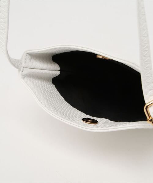 coca(coca)(コカ)の「無地ポシェット(ショルダーバッグ・レディース・ホワイト/ブラック/レッド/イエロー/ゴールド/グリーン・ONE SIZE)」の9枚目の写真