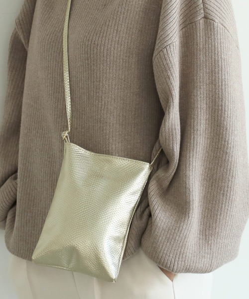 coca(coca)(コカ)の「無地ポシェット(ショルダーバッグ・レディース・ホワイト/ブラック/レッド/イエロー/ゴールド/グリーン・ONE SIZE)」の6枚目の写真