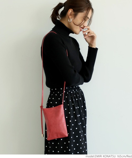 coca(coca)(コカ)の「無地ポシェット(ショルダーバッグ・レディース・ホワイト/ブラック/レッド/イエロー/ゴールド/グリーン・ONE SIZE)」の20枚目の写真