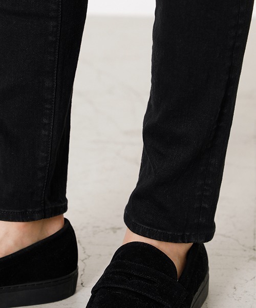 AZUL by moussy（アズールバイマウジー）の「A PERFECT DENIM/アパーフェクトデニム（デニムパンツ・メンズ・ライトブルー/ブラック/ブルー・X-SMALL/SMALL/X-LARGE/LARGE/MEDIUM）」の4枚目の写真