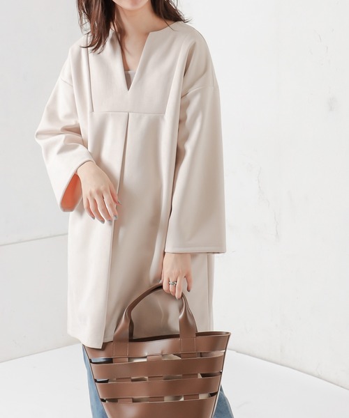 natural couture（ナチュラルクチュール）の「ポンチスエードキーネックチュニック（その他トップス・レディース・チャコールグレー/アイボリー/ラベンダー・FREE）」の2枚目の写真