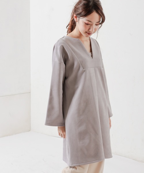 natural couture（ナチュラルクチュール）の「ポンチスエードキーネックチュニック（その他トップス・レディース・チャコールグレー/アイボリー/ラベンダー・FREE）」の9枚目の写真