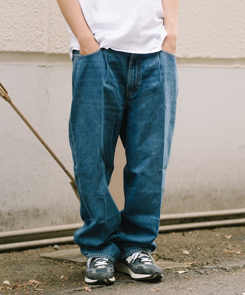 セール】STAY LOOSE PLEATED SNAG FROG（デニムパンツ）｜Levi's