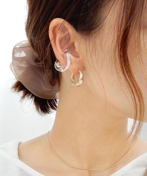 minia（ミニア）の「アクリルイヤーカフ　◇（イヤーカフ・レディース・イエロー/グリーン/オレンジ/クリア/ブルー・FREE）」の6枚目の写真