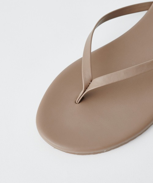 TKEES(ティキーズ)の「【TKEES】トングサンダル/Biscuit(サンダル・レディース・ベージュ・6/5/7)」の2枚目の写真