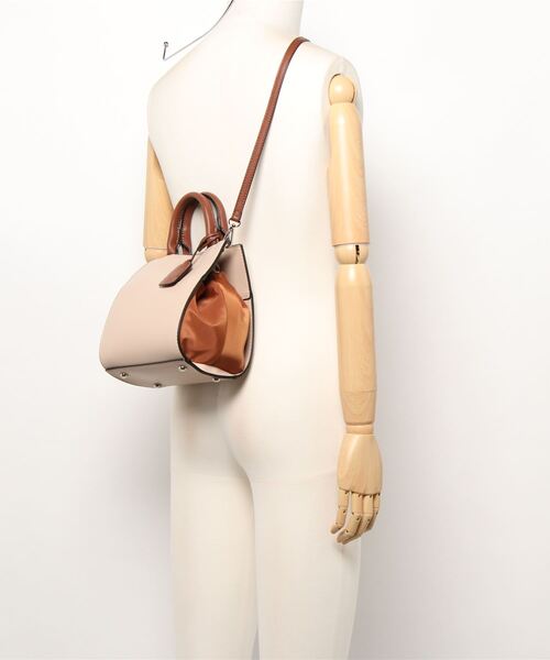 INTERPLANET(インタープラネット)の「ナイロン異素材BAG(ショルダーバッグ・レディース・グレー/ブラウン・フリー)」の5枚目の写真