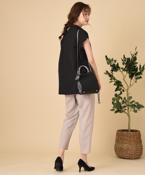 INTERPLANET(インタープラネット)の「ナイロン異素材BAG(ショルダーバッグ・レディース・グレー/ブラウン・フリー)」の16枚目の写真