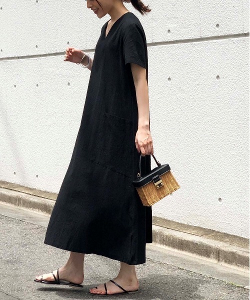 Ritzy(リッツィー)の「大人シルエット マキシ丈半袖ワンピース(ワンピース・レディース・ブラック/ベージュ/ピンク・M/L/XL)」の5枚目の写真