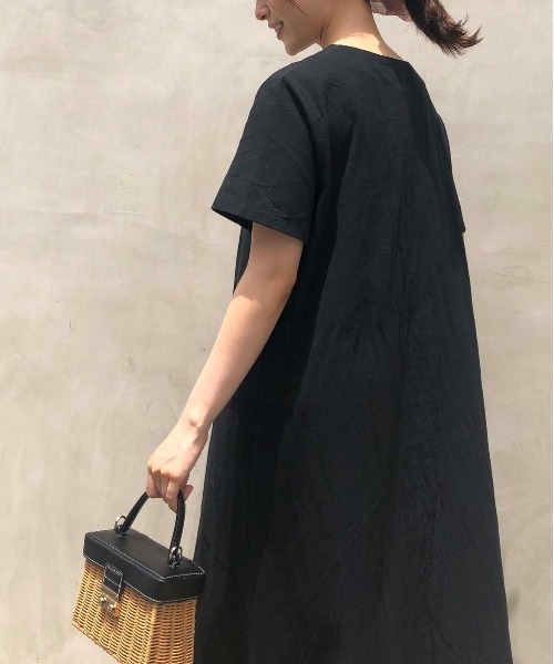 Ritzy(リッツィー)の「大人シルエット マキシ丈半袖ワンピース(ワンピース・レディース・ブラック/ベージュ/ピンク・M/L/XL)」の6枚目の写真