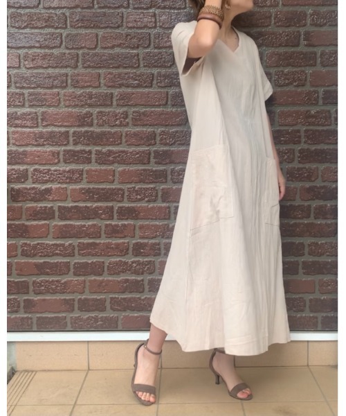 Ritzy(リッツィー)の「大人シルエット マキシ丈半袖ワンピース(ワンピース・レディース・ブラック/ベージュ/ピンク・M/L/XL)」の17枚目の写真