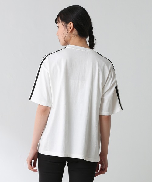 colza(コルザ)の「ライン入りTシャツ(Tシャツ/カットソー・レディース・ブラック/ホワイト×パープル/パープル/ホワイト/オレンジ・M/L/S)」の6枚目の写真