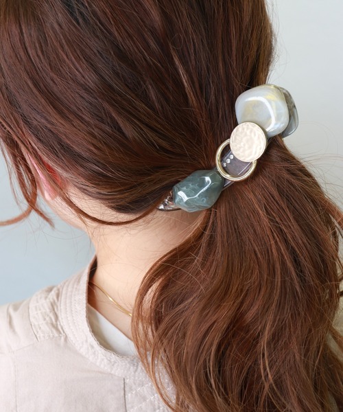 Monocoro toppi（モノコロトッピ）の「クリア ドロップ マーブル バナナクリップ（その他ヘアアクセサリー・レディース・アイボリー/グレー/カーキ・フリー）」の2枚目の写真