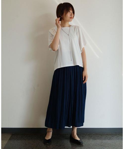 NICOLE white（ニコルホワイト）の「ボリュームフレアースリーブカットソー（Tシャツ/カットソー・レディース・ブラック/オフホワイト/サックスブルー・FREE）」の14枚目の写真