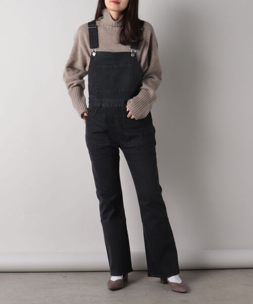 fredy repit(フレディレピ)の「デニムスリムサロペット(サロペット/オーバーオール・レディース・インディゴブルー/ブラック・36/38)」の2枚目の写真