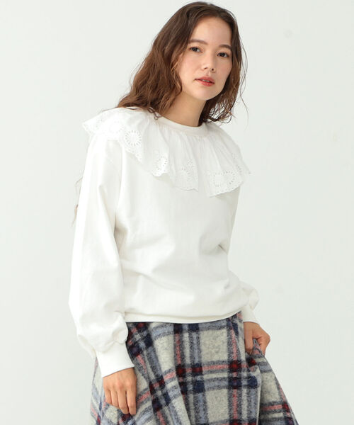 CAROLINA GLASER(カロリナ グレイサー)の「CAROLINA GLASER / レース襟 裏毛プルオーバー(スウェット・レディース・ホワイト/ブラック・ONE SIZE)」の2枚目の写真