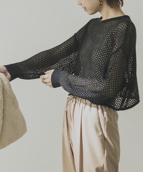 URBAN RESEARCH（アーバンリサーチ）の「メッシュニットプルオーバー（ニット/セーター・レディース・カーキ/ブラック/ベージュ系その他・FREE）」の22枚目の写真