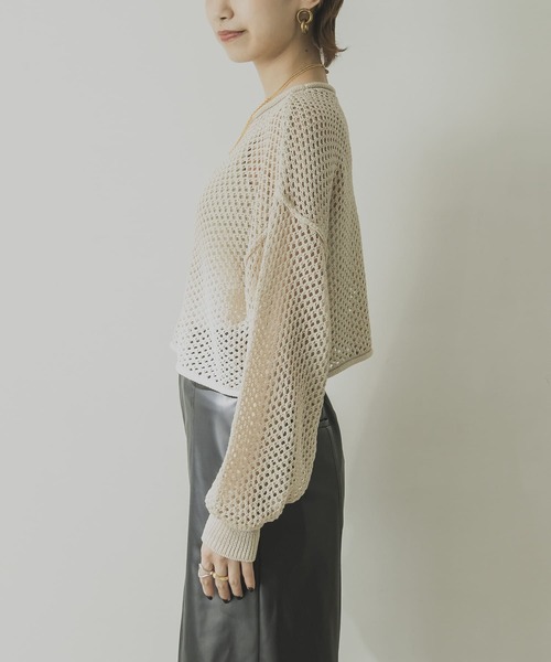 URBAN RESEARCH（アーバンリサーチ）の「メッシュニットプルオーバー（ニット/セーター・レディース・カーキ/ブラック/ベージュ系その他・FREE）」の5枚目の写真