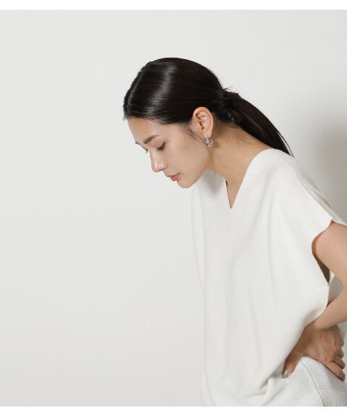 AZUL by moussy（アズールバイマウジー）の「LOOSE PANEL KNIT TOPS/ルーズパネルニットトップス（シャツワンピース・レディース・グリーン/ベージュ系その他/オフホワイト・FREE）」の6枚目の写真