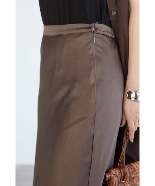 Bonjour Sagan（ボンジュールサガン）の「サテンフレアロングスカート（スカート・レディース・チャコールグレー/グレイッシュベージュ・FREE）」の21枚目の写真