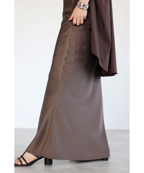 Bonjour Sagan（ボンジュールサガン）の「サテンフレアロングスカート（スカート・レディース・チャコールグレー/グレイッシュベージュ・FREE）」の19枚目の写真