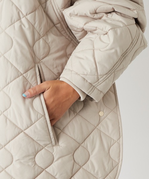 RIVE DROITE（リヴドロワ）の「軽くても温かい万能コート　オーバーサイズキルティングコート（ダウンジャケット/コート・レディース・ブラック/ライトベージュ・FREE）」の15枚目の写真