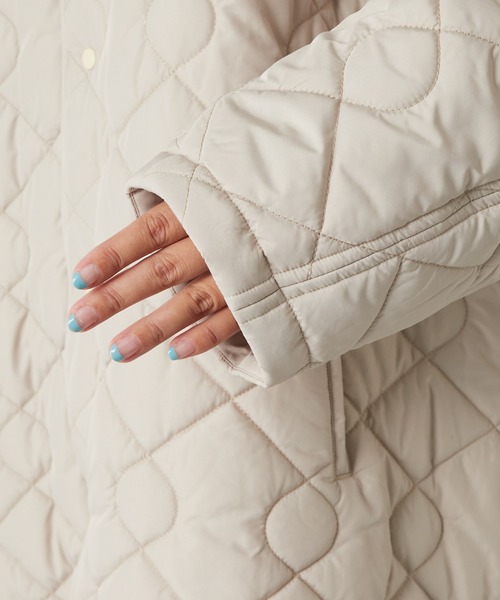 RIVE DROITE（リヴドロワ）の「軽くても温かい万能コート　オーバーサイズキルティングコート（ダウンジャケット/コート・レディース・ブラック/ライトベージュ・FREE）」の16枚目の写真