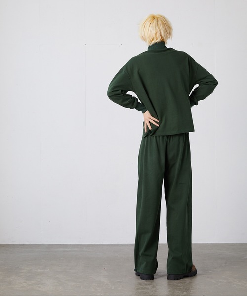 FEKETE（フェケテ）の「FEKETE MADE HI-NECK LOGO SWEATSHIRT (SET-UP)（スウェット・メンズ・ブラック/グリーン・FREE）」の18枚目の写真