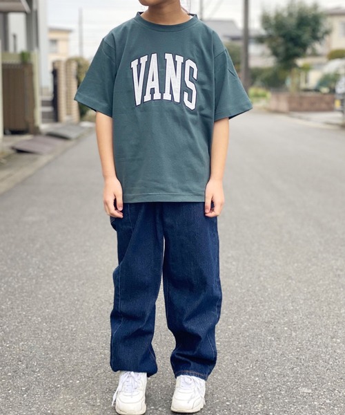 VANS(バンズ)の「VANS/バンズ K VANS LOGO BIG TEE 半袖Tシャツ カレッジロゴ フロントロゴ 刺繍 ビッグシルエット シンプル(Tシャツ/カットソー・キッズ・ネイビー/グリーン/アッシュグレー・L/M)」の17枚目の写真
