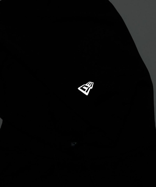 NEW ERA（ニューエラ）の「【ZOZOTOWN限定】NEW ERA/ニューエラ　吸水速乾 ドライスウェット プルオーバーフーディー /セットアップ対応　13061508/13061509（パーカー・メンズ・ブラック/グレー・M/L/XL）」の4枚目の写真