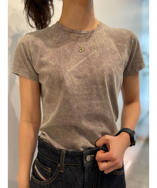 DIESEL(ディーゼル)の「レディース Tシャツ クルーネック 半袖 製品染め(Tシャツ/カットソー・レディース・パープル/オレンジ/イエロー・SMALL/LARGE/MEDIUM/X-LARGE)」の2枚目の写真