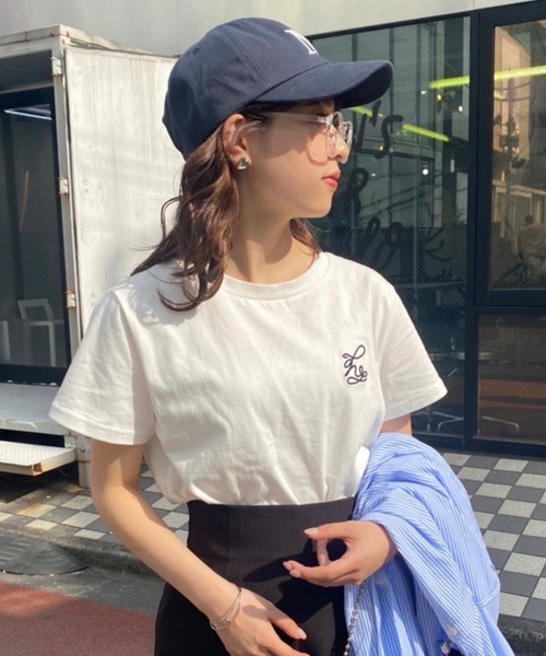 one after another NICE CLAUP（ワンアフターアナザーナイスクラップ）の「ロゴ刺しゅうTee（Tシャツ/カットソー・レディース・オフホワイト/ピンク/オートミール/ブラック・FREE）」の2枚目の写真