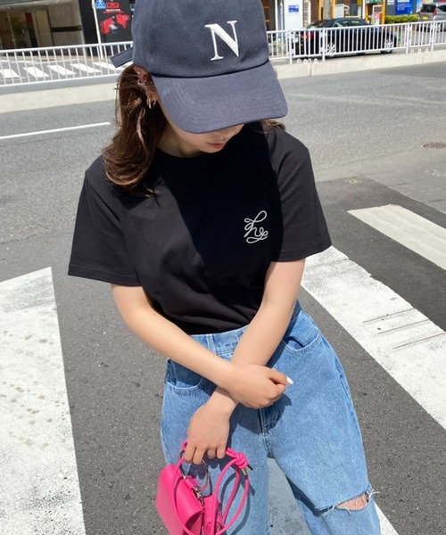 one after another NICE CLAUP（ワンアフターアナザーナイスクラップ）の「ロゴ刺しゅうTee（Tシャツ/カットソー・レディース・オフホワイト/ピンク/オートミール/ブラック・FREE）」の3枚目の写真