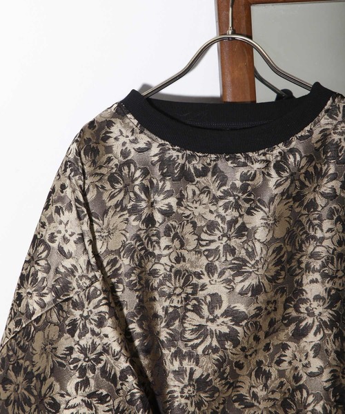 NILWAY(ニルウェイ)の「フラワージャガードプルオーバー(Tシャツ/カットソー・メンズ・ライトグレー/ブラック/グレイッシュベージュ・MEDIUM/LARGE)」の4枚目の写真