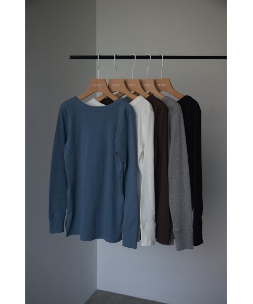 BLACK BY MOUSSY（ブラックバイマウジー）の「2way longsleeve t-shirt（2ウェイロングスリーブTシャツ）（Tシャツ/カットソー・レディース・ホワイト/ブラック/トップグレー/ブラウン/ブルー・FREE）」の5枚目の写真