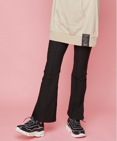 JENNI love（ジェニィラブ）の「美脚ウルトラストレッチフレアパンツ（その他パンツ・キッズ・ラベンダー/ブラック/チェック/サックスブルー・150cm/130cm/160cm/140cm）」の2枚目の写真