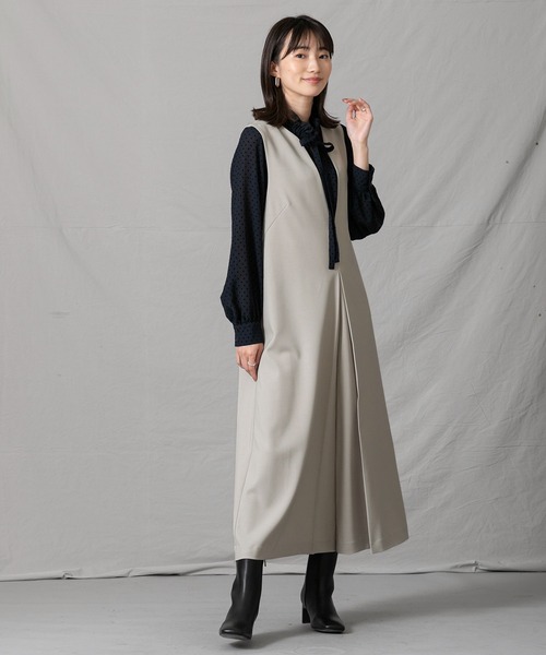 Gready Brilliant（グレディブリリアン）の「VネックAフレア