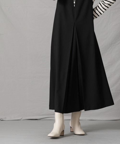 Gready Brilliant（グレディブリリアン）の「VネックAフレア