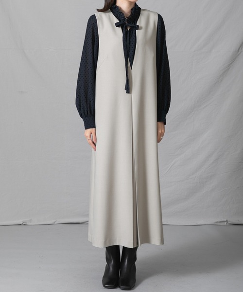 Gready Brilliant（グレディブリリアン）の「VネックAフレア